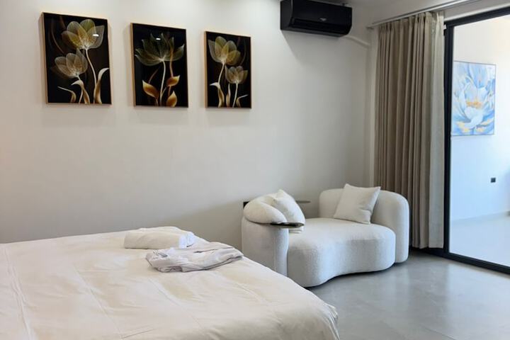 Room 169 of 339