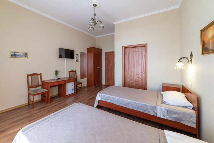 Room 73 of 176