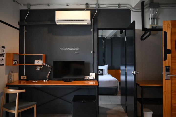 Room 16 of 49