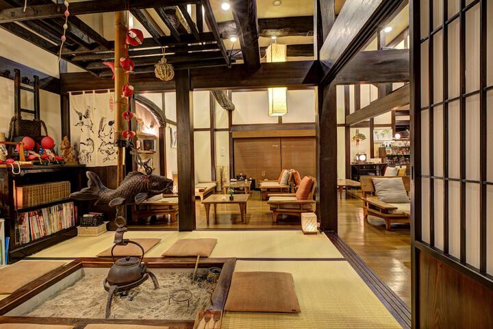 Hotel Interior 6 of 110