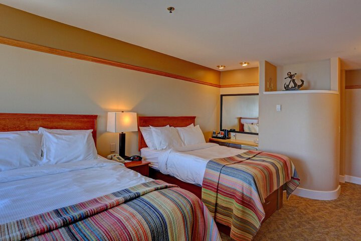 Room 8 of 184