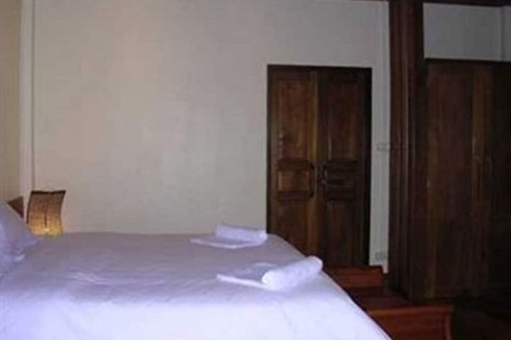 Room 25 of 53