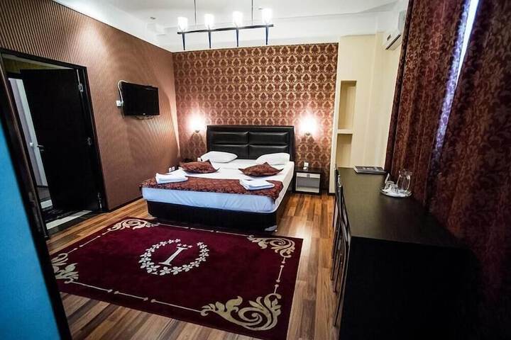Room 28 of 58