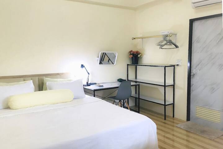 Room 2 of 30