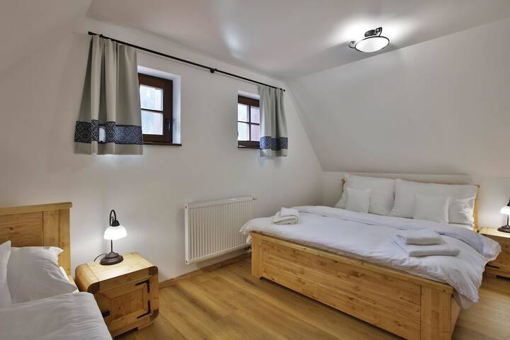 Room 4 of 47