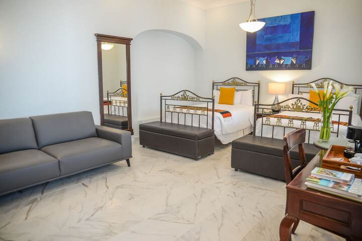 Room 4 of 80