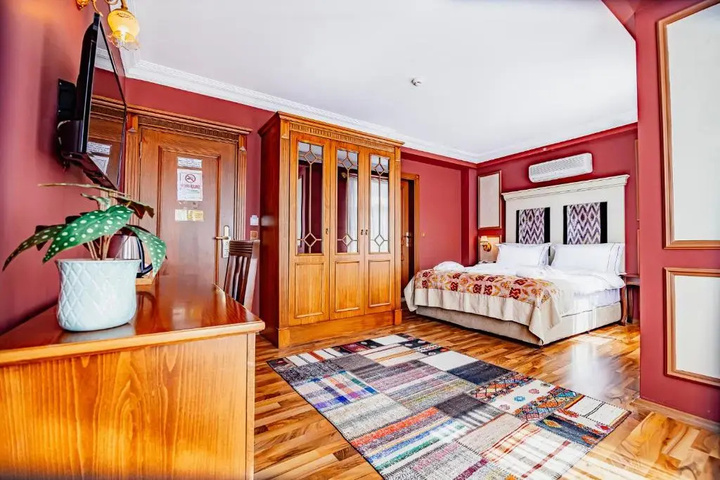 Room 3 of 11