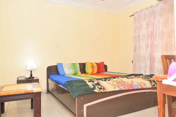 Room 7 of 16