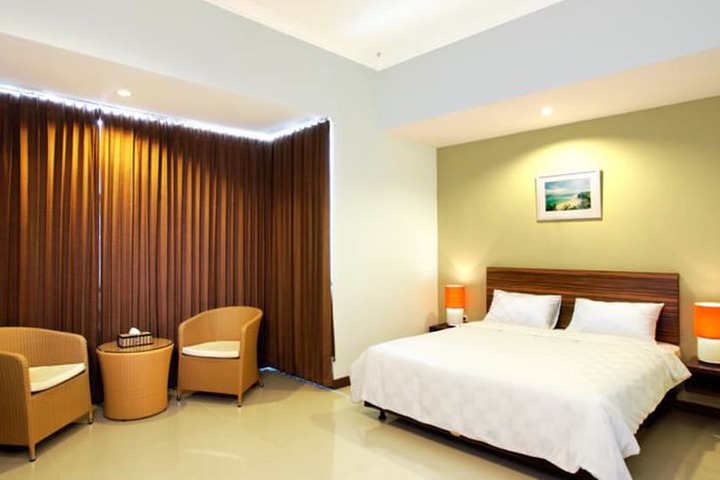 Room 4 of 37