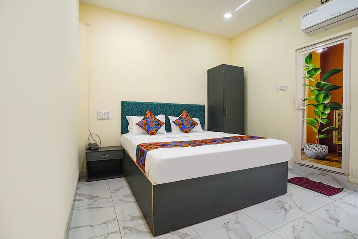 Room 15 of 33