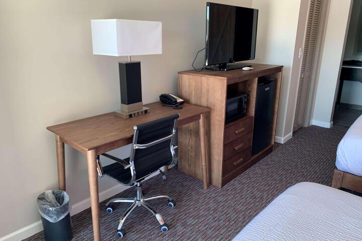 2 Double Beds (3 of 9)