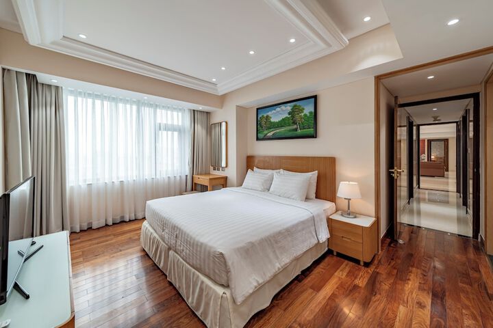 Room 4 of 73