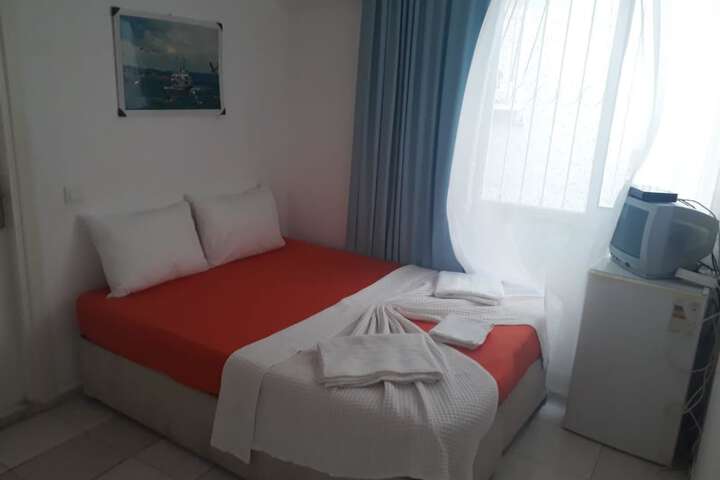 Room 4 of 14