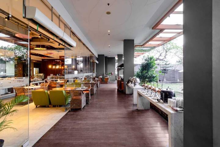 Dining Photos