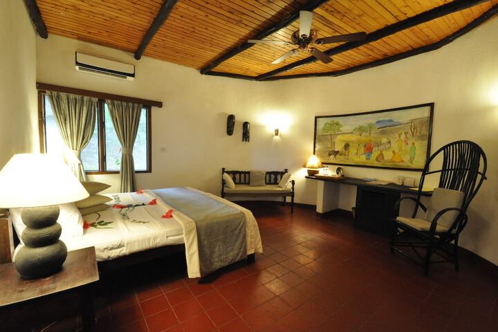 Room 6 of 28