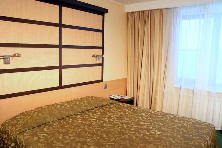 Room 14 of 42