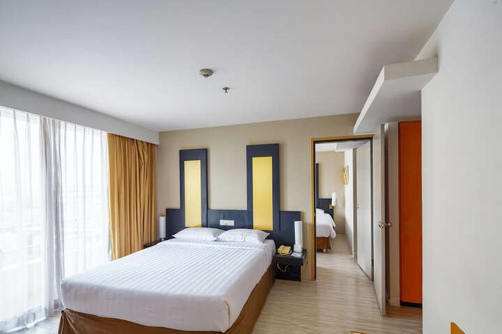 Room 18 of 101