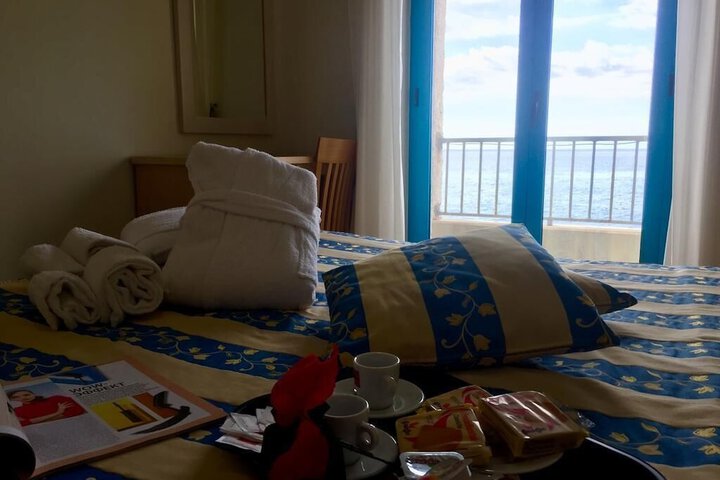 Room 9 of 48