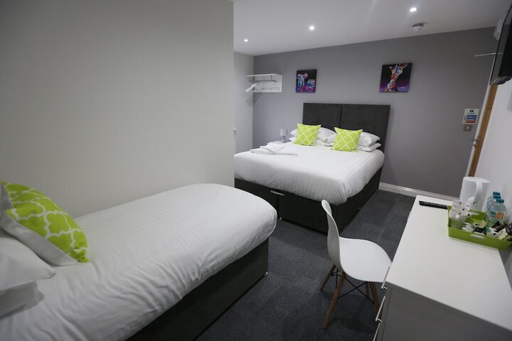 Room 3 of 37