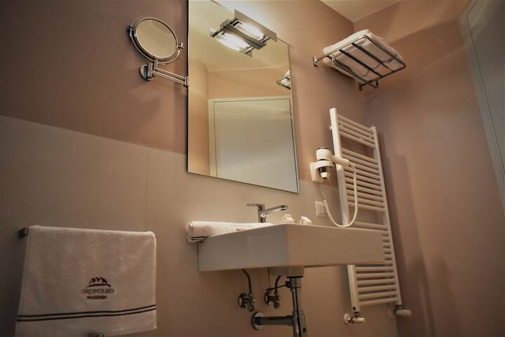Room 33 of 54