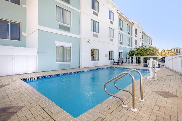 Pools & Facilities