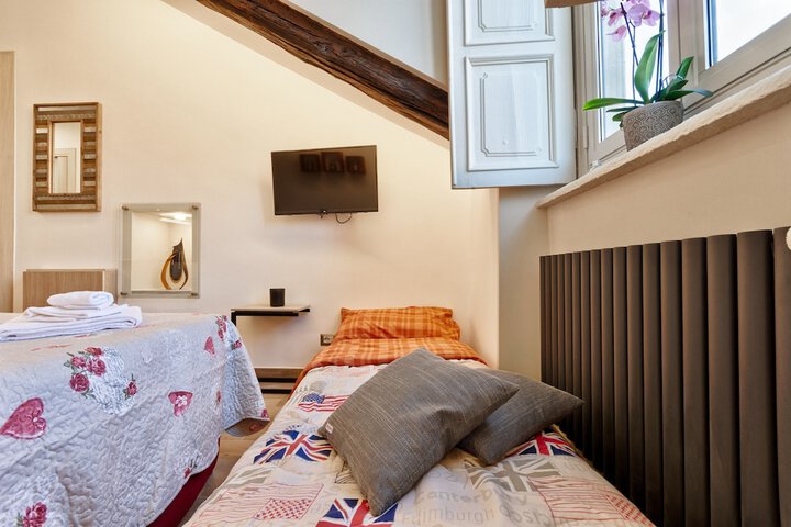 Room 4 of 22