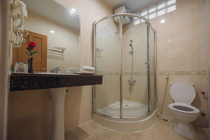Room 10 of 48