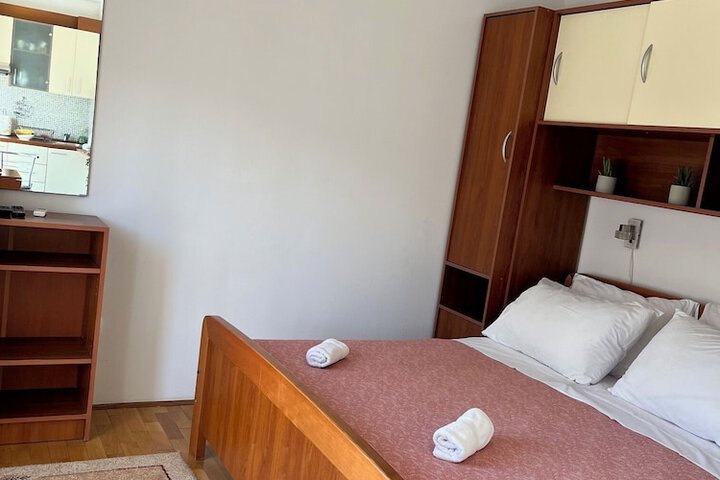 Room 4 of 46