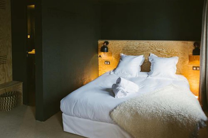 Room 8 of 25