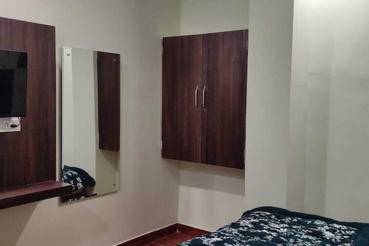 Room 7 of 14