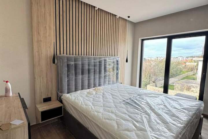 Room 3 of 85