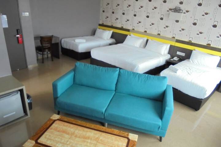 Room 3 of 34