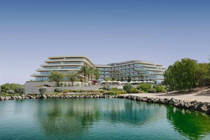 JA Lake View Hotel Dubai