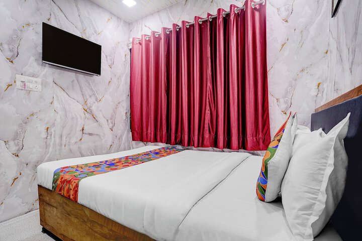 Room 16 of 34