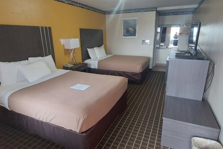 Room 6 of 22