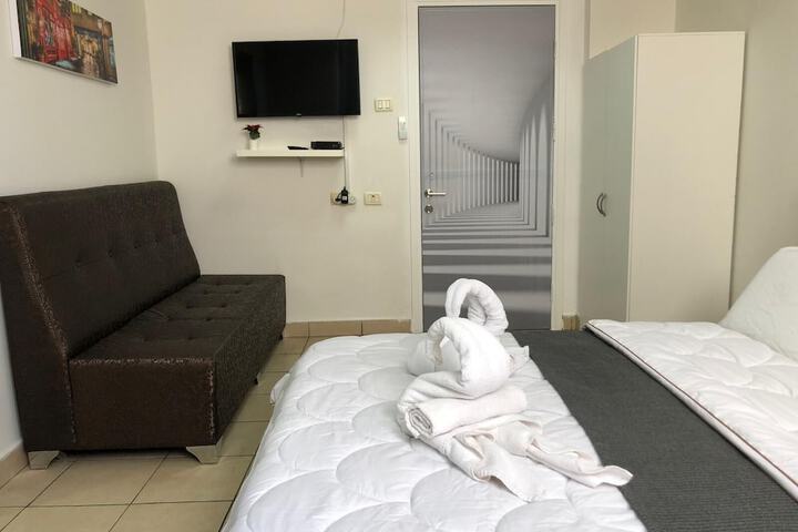 Room 42 of 140