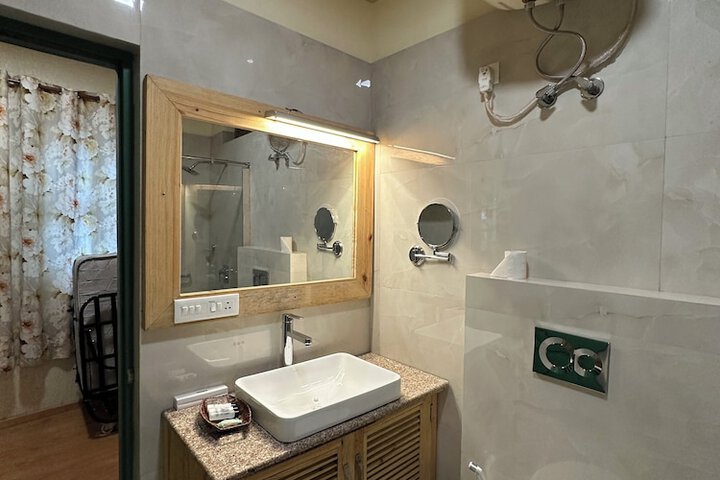 Room 45 of 99