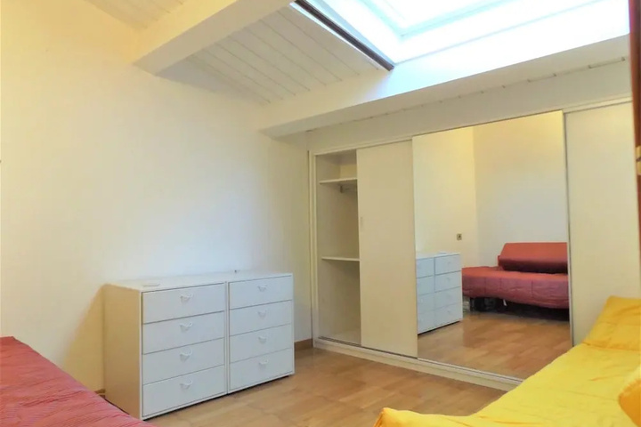 Room 4 of 17