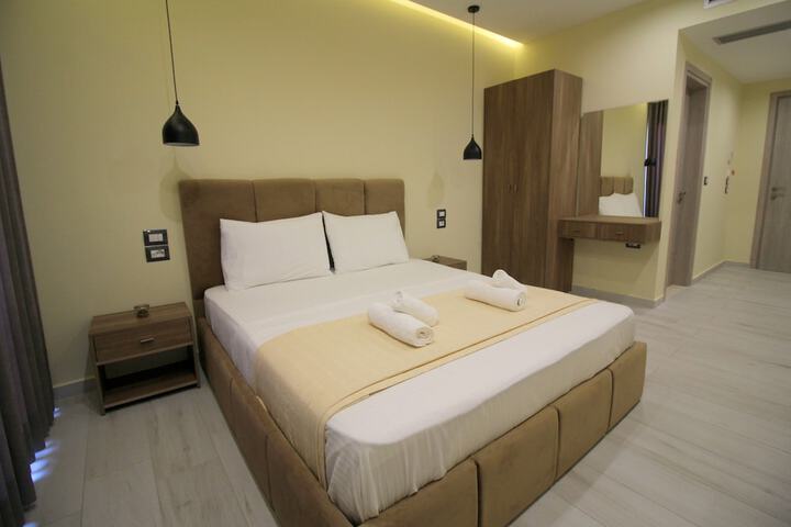 Room 16 of 34