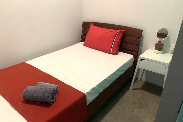 Room 10 of 60