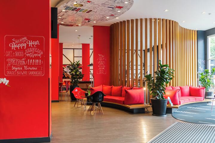 Guest Lobby