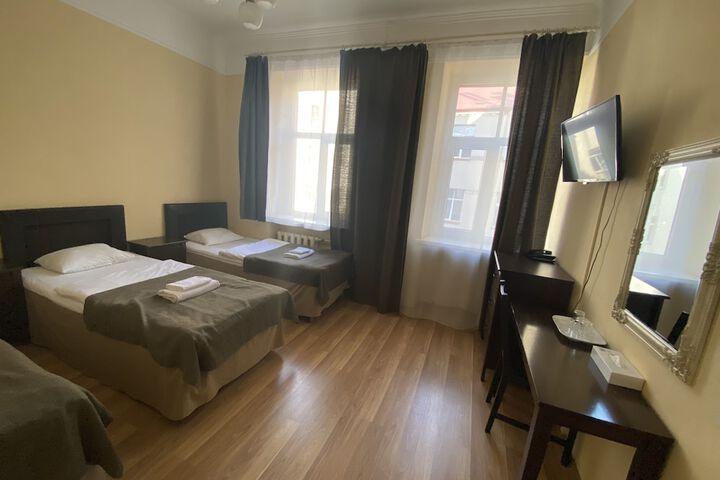 Room 78 of 272