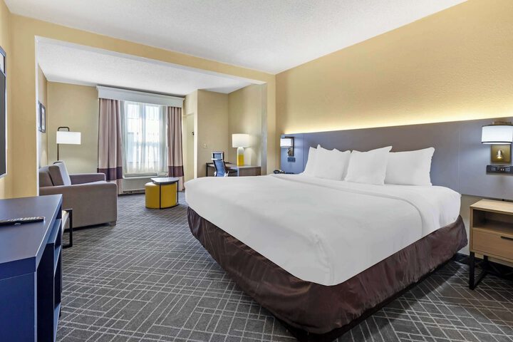 Suite 2 Queen Beds (7 of 15)