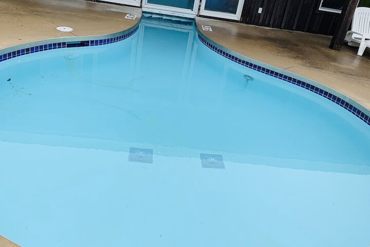Pool 272 of 293
