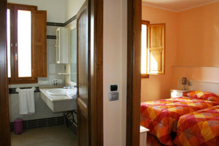 Room 21 of 51