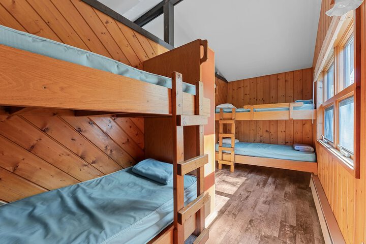 Room 12 of 68