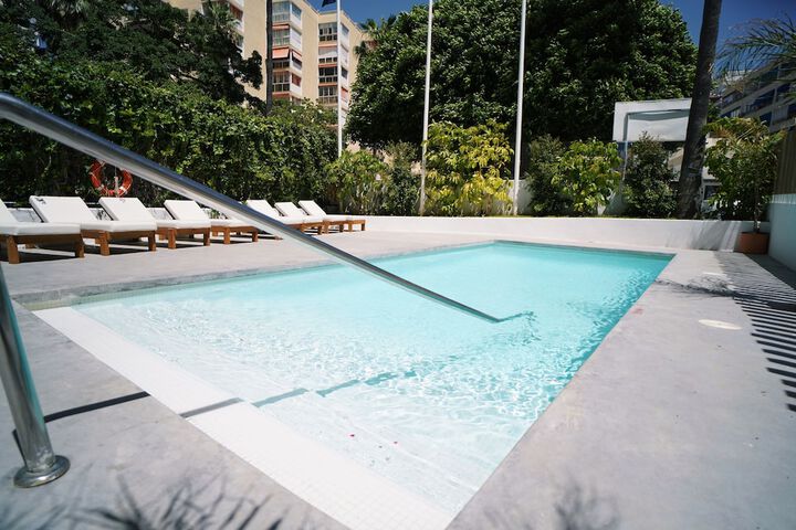 Pools & Facilities