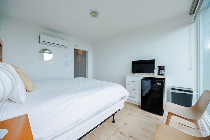 Room 26 of 171