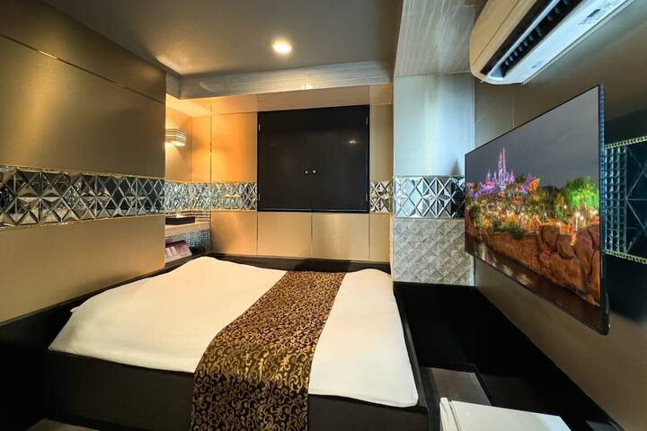 Room 3 of 24