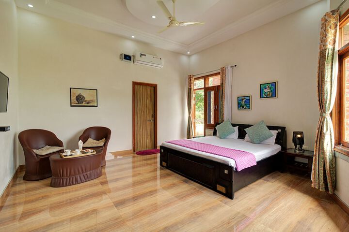 Room 5 of 10